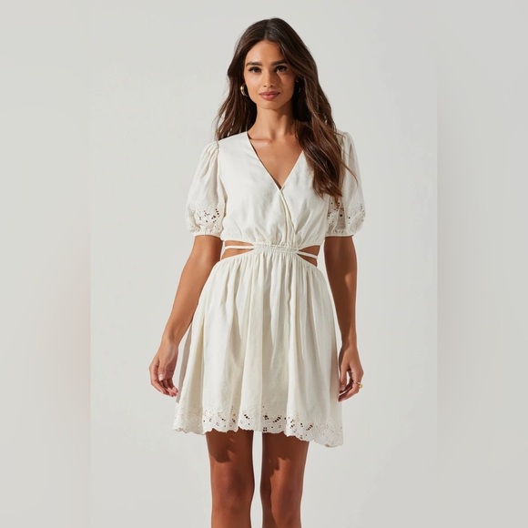 ASTR Haylen Linen Blend Mini Cut Out Dess in White Size Small NWT - Picture 8 of 9